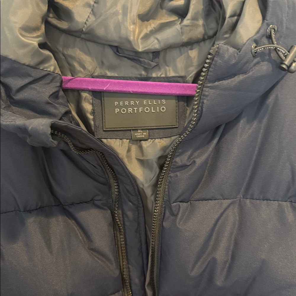Perry Ellis Navy Puffer Jacket - Picture 5 of 6